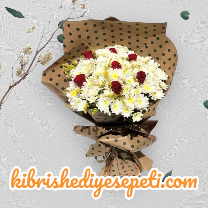 7 Adet Kırmızı Gül Ve Papatya Buketi